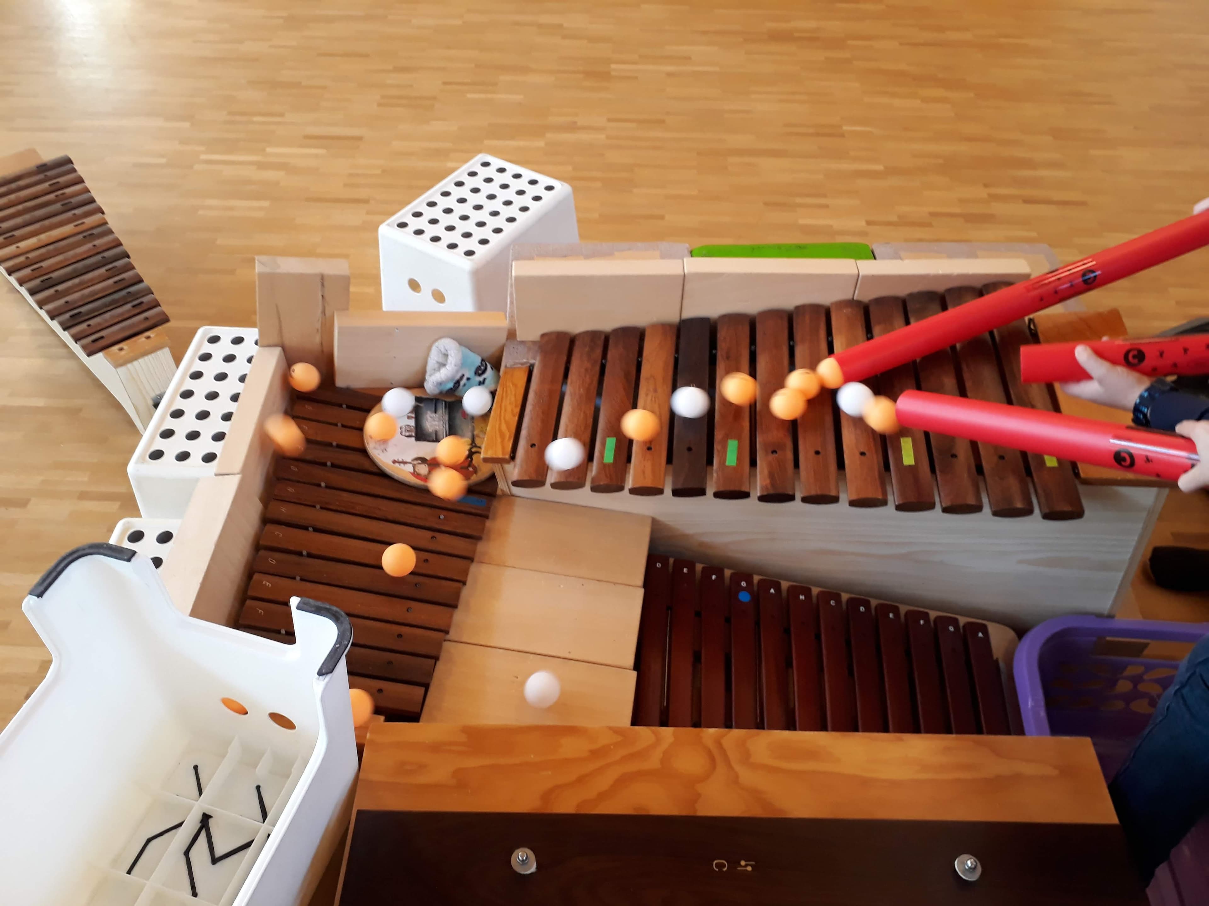 Bauen mit Instrumenten: Zufallsmusik